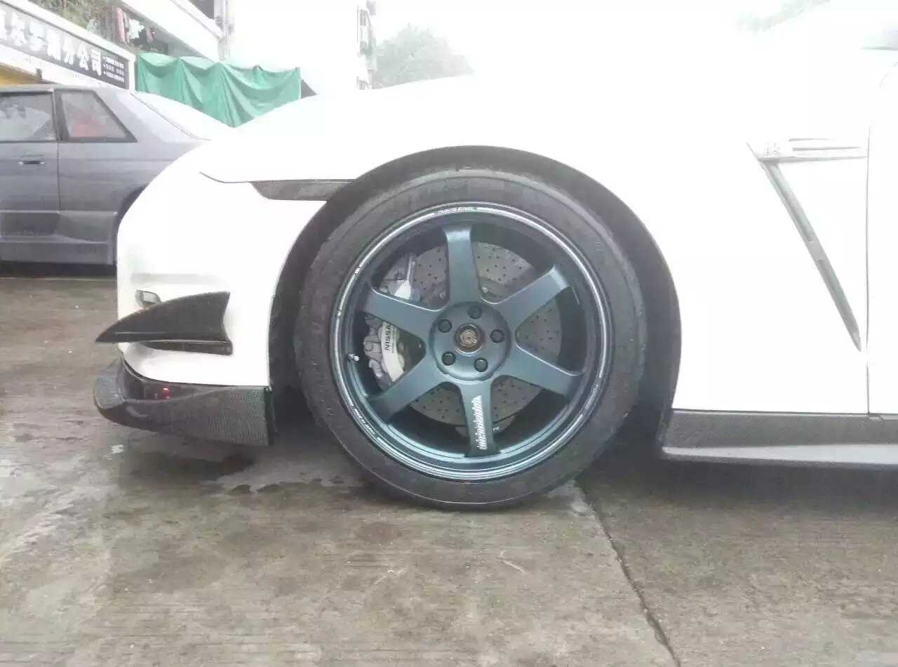 GTR 裝 RAYS TE37  ，戰(zhàn)斗力提升
