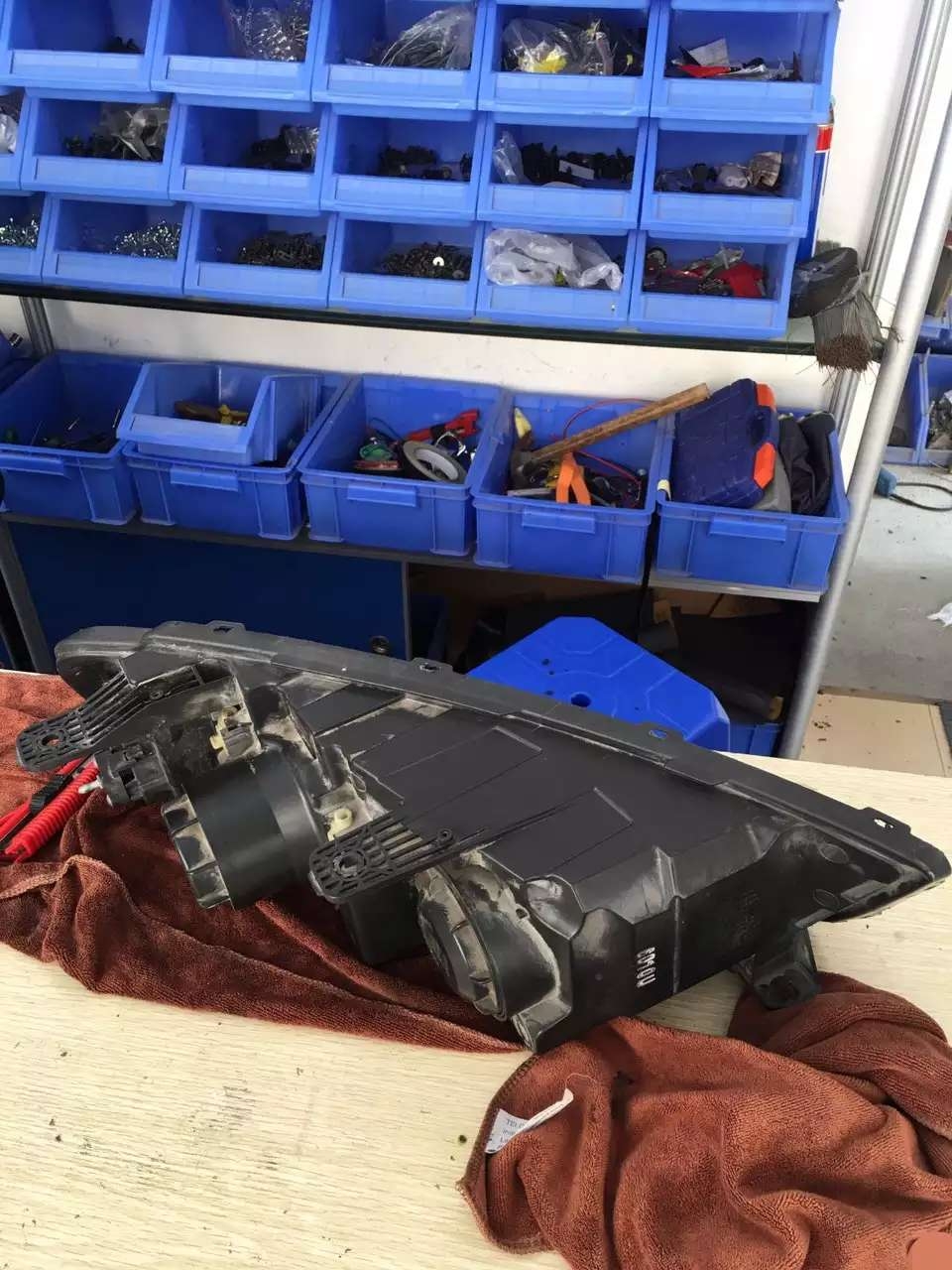 科帕奇車燈升級Q5雙光透鏡    深圳光速車改改燈