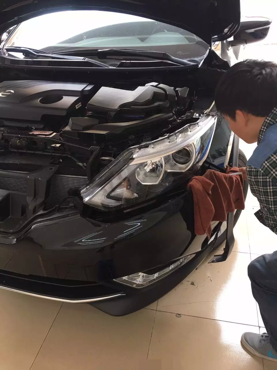 【每日改裝案例】新款逍客燈光升級(jí)Q5雙光透鏡  光速車(chē)改改燈