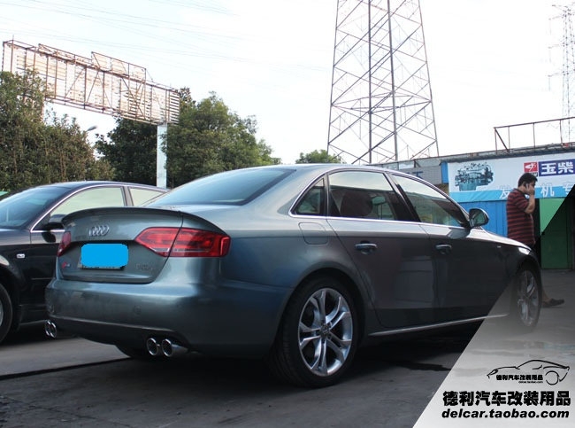 奧迪A4L改裝B12避震 S4中網(wǎng) ASPEC排氣 TTS輪圈 ECU升級(jí)