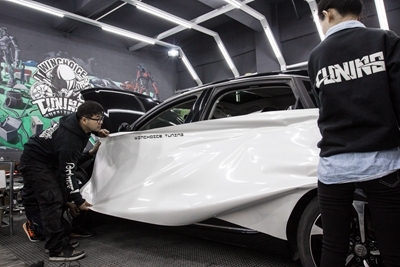 Audi 奧迪 A6 貼膜改色 PWF糖果白 施工中