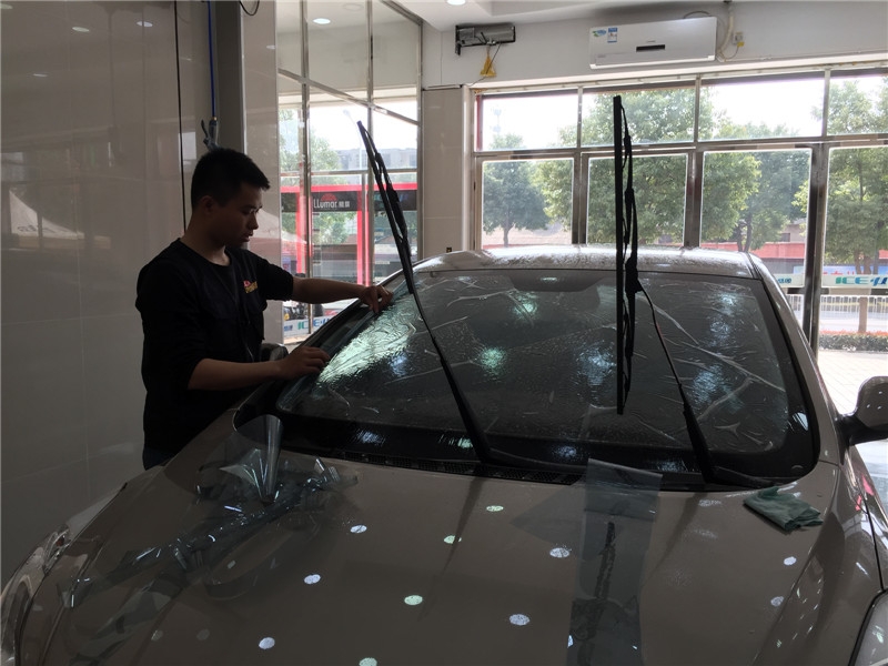 武漢汽車貼膜武昌南湖現(xiàn)代朗動(dòng)全車愛思酷膜施工案例/愛思酷膜好不好？產(chǎn)家哪里