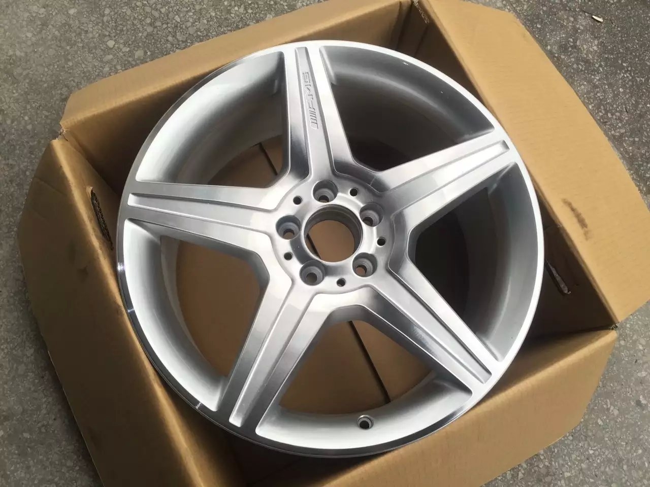 奔馳 19寸 AMG 二手 一套，19寸