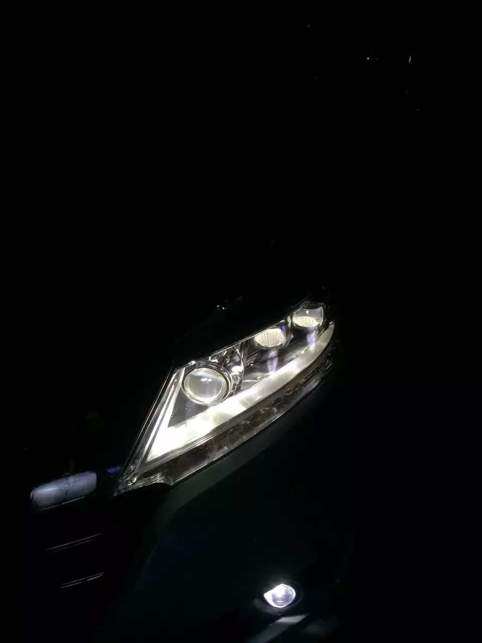【每日改燈作品】新歐德賽燈光升級海拉5雙光透鏡   深圳光速車改改燈