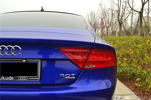 奥迪A7车身贴膜，改色贴膜 极光魅蓝--湖南专业奥迪改装