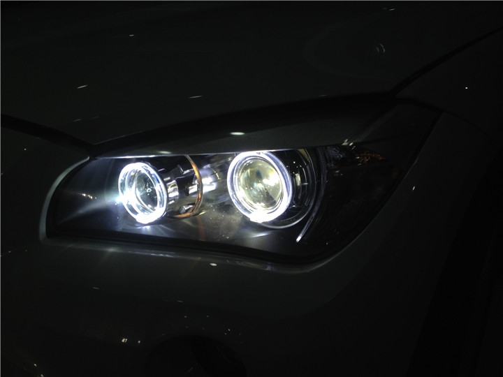 福州宝马X1车灯改装氙气灯透镜四近四远光效果