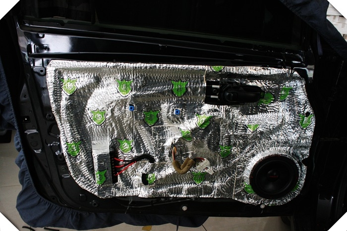 途歌汽车影音：日产骐达改装全车LK绿卫士隔音+3M材料吸音棉