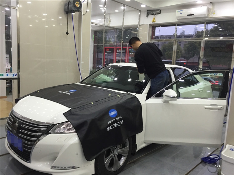 武漢汽車貼膜豐田皇冠全車龍膜玻璃隔熱膜龍膜武漢授權(quán)店四季貼膜武昌南湖店