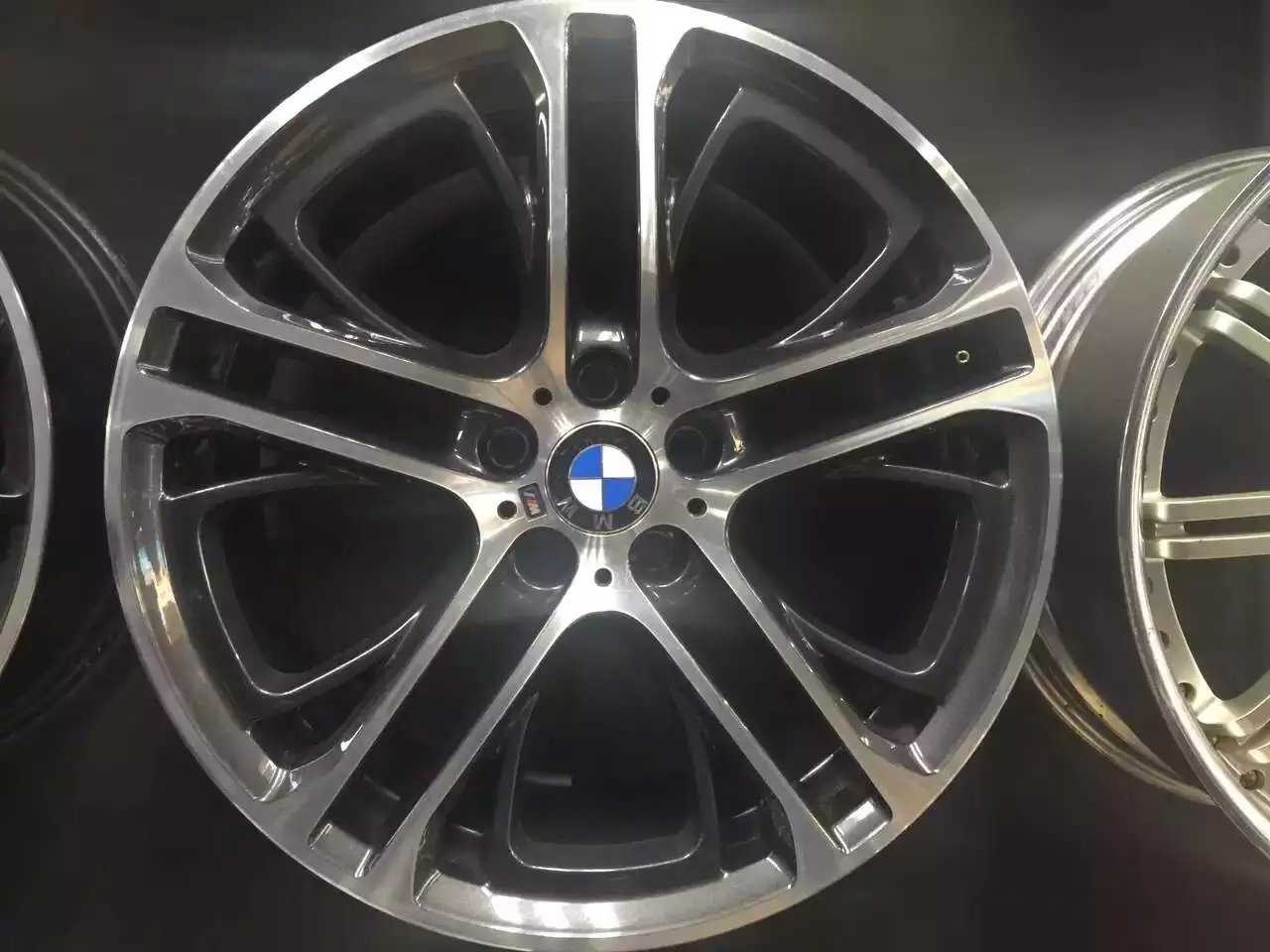 寶馬 原裝 20寸 新車 拆下 一套．