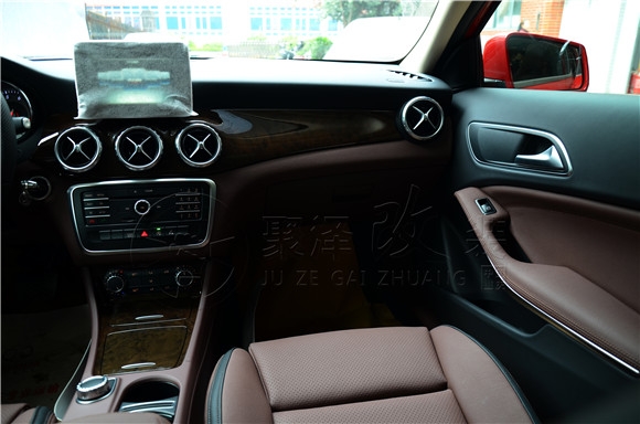 汽車改裝--奔馳GLA內飾改裝
