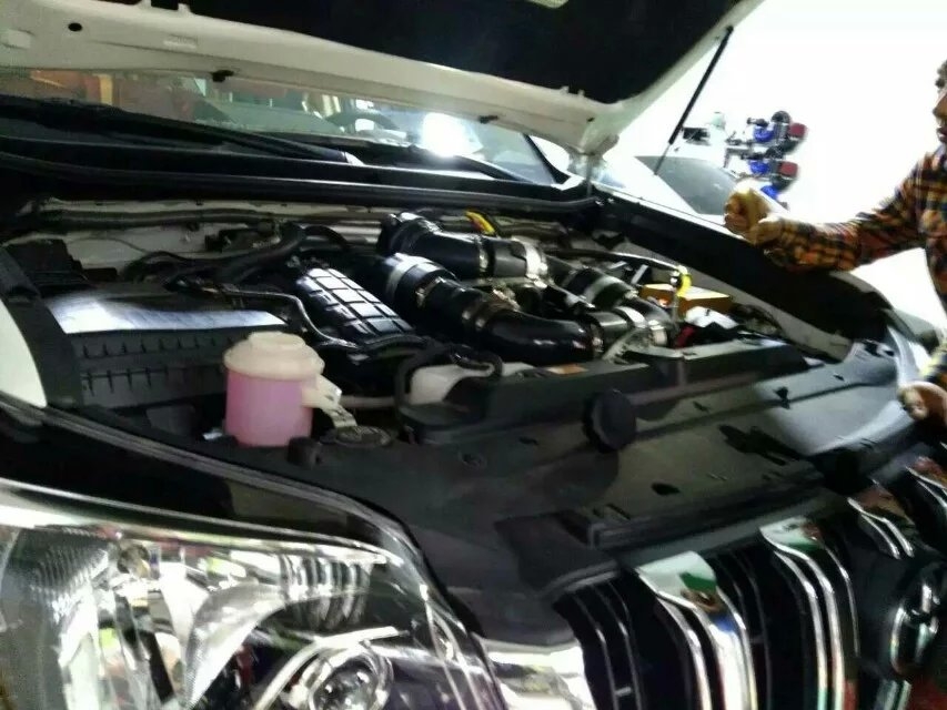 豐田普拉多2700 提升動力節(jié)油改裝水冷型大功率電動渦輪增壓器LX3971S