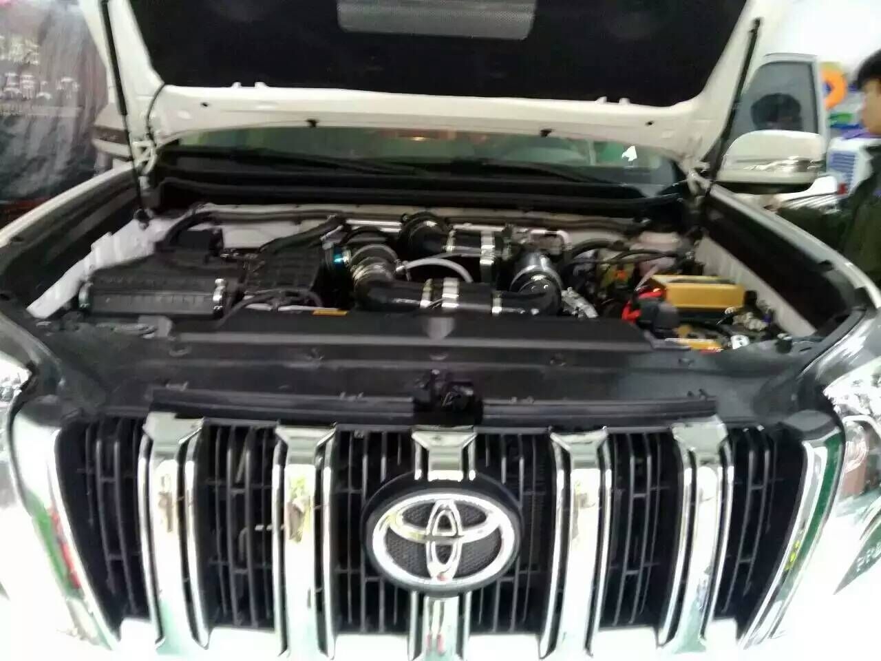 豐田普拉多2700 提升動力節(jié)油改裝水冷型大功率電動渦輪增壓器LX3971S