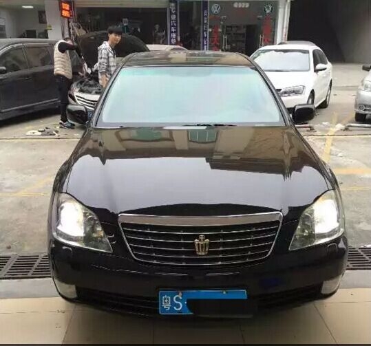 每日改燈作業(yè)：老皇冠燈光改裝海拉6雙光透鏡    深圳光速車(chē)改改燈