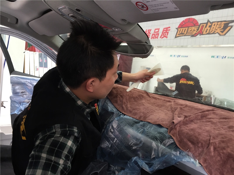 武漢武昌龍膜授權(quán)店汽車貼膜四季貼膜南湖專業(yè)施工店