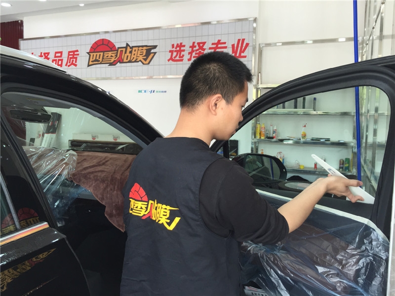 武漢武昌龍膜授權(quán)店汽車貼膜四季貼膜南湖專業(yè)施工店