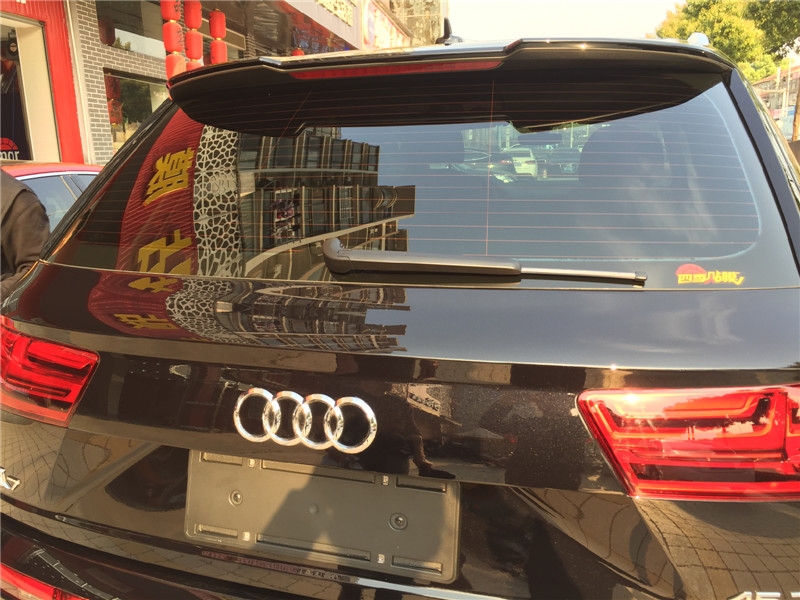 武漢武昌龍膜授權(quán)店汽車貼膜四季貼膜南湖專業(yè)施工店
