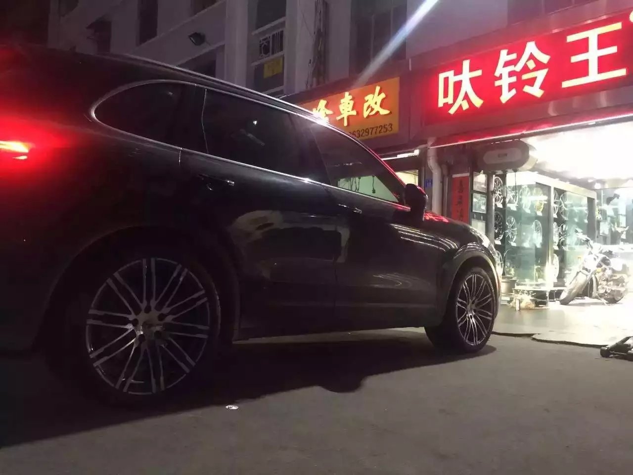 卡宴 ，裝21寸 厡裝 鏡面鍛造！