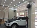 武昌四季貼膜南湖店專業(yè)無塵貼膜施工車間