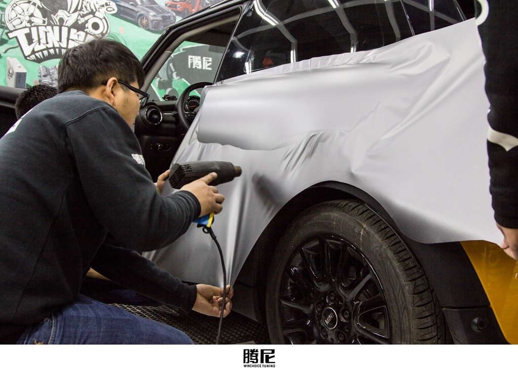 BMW 寶馬 MINI 全車貼膜改色 PWF 電工金屬灰 施工中