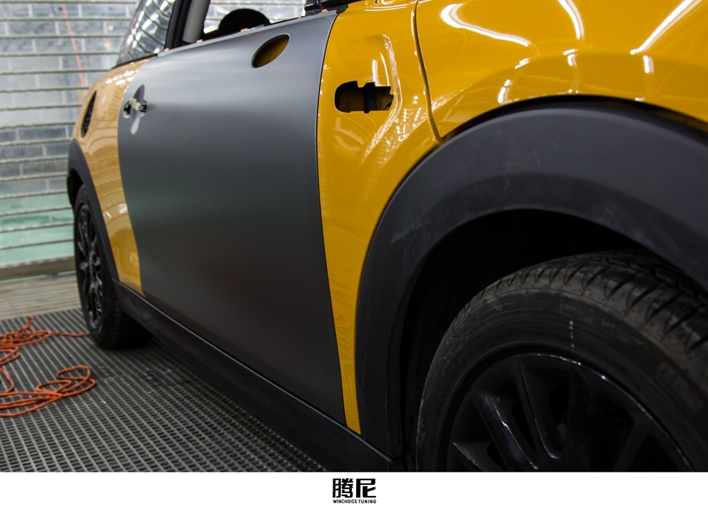 BMW 寶馬 MINI 全車貼膜改色 PWF 電工金屬灰 施工中