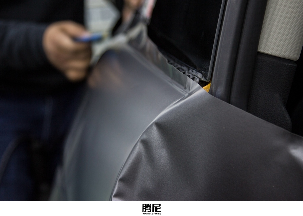 BMW 寶馬 MINI 全車貼膜改色 PWF 電工金屬灰 施工中