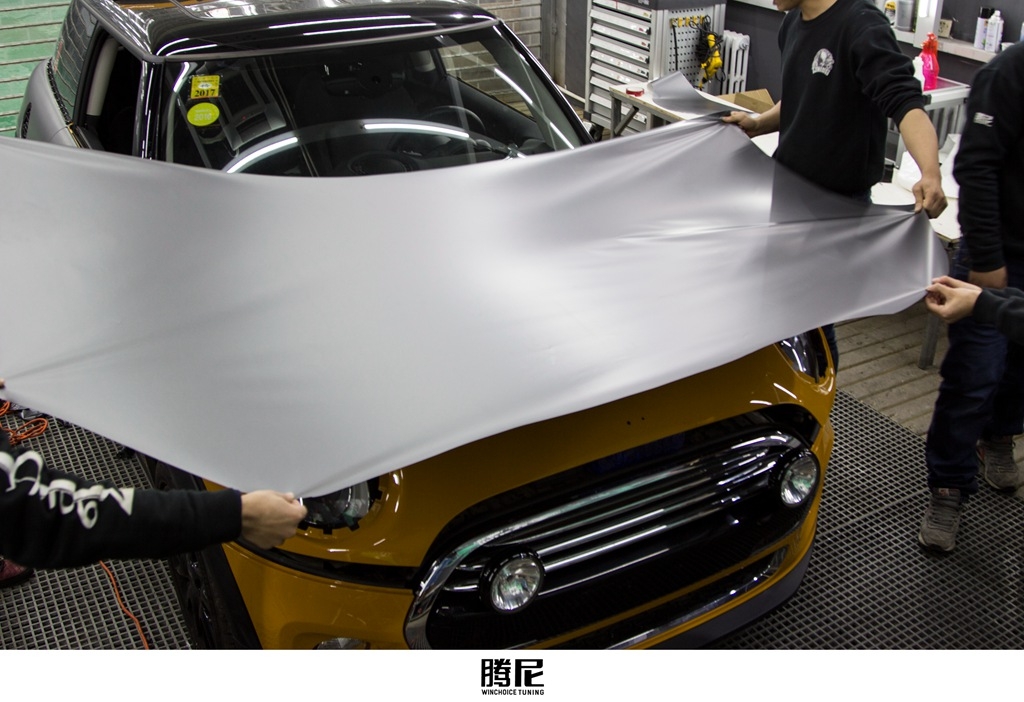 BMW 寶馬 MINI 全車貼膜改色 PWF 電工金屬灰 施工中