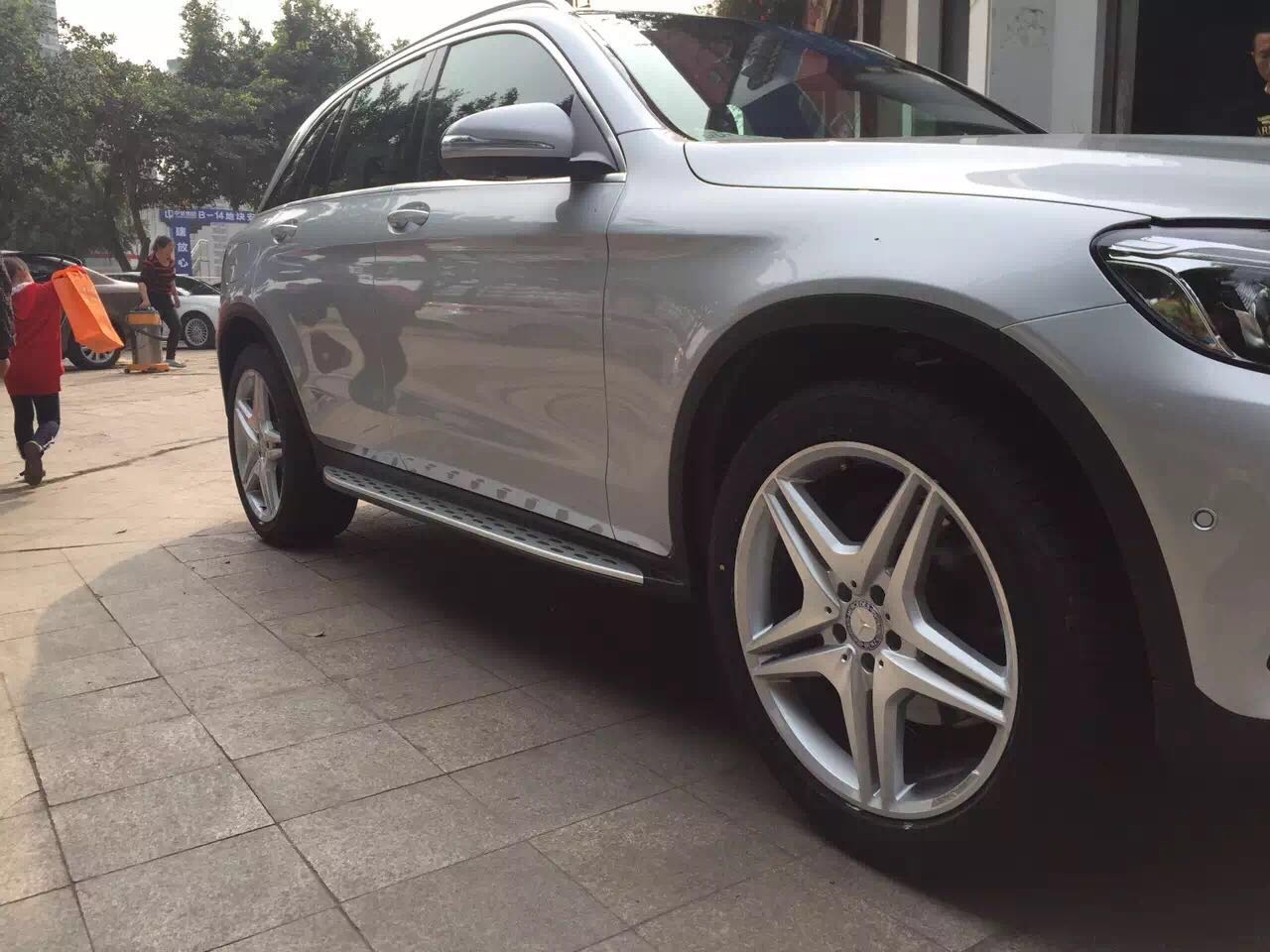 奔馳GLC 原廠19寸升級20寸輪轂 255 45R20輪胎