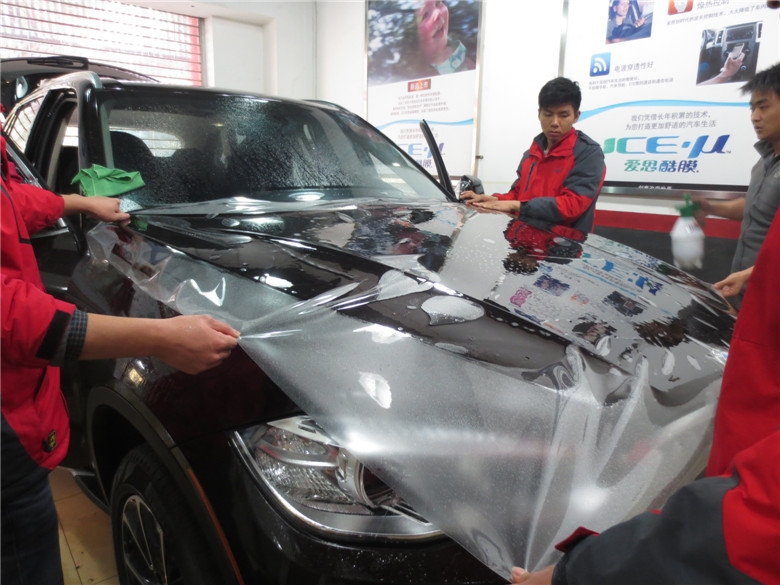 武漢寶馬X5全車艾利車漆透明膜施工/汽車車漆透明膜有什么作用/能用多久/對(duì)車漆有影響嗎