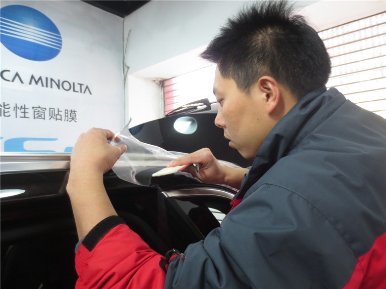 武漢寶馬X5全車艾利車漆透明膜施工/汽車車漆透明膜有什么作用/能用多久/對(duì)車漆有影響嗎