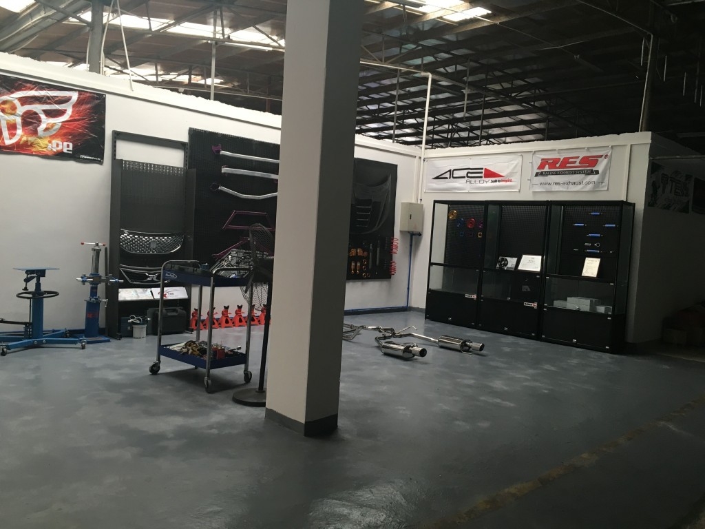 縱天汽配投入的改裝車間正式開始投入應(yīng)用