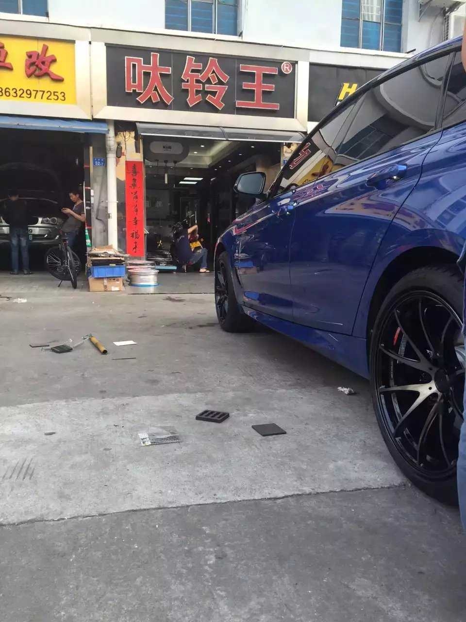 寶馬，裝 G25 KK 色