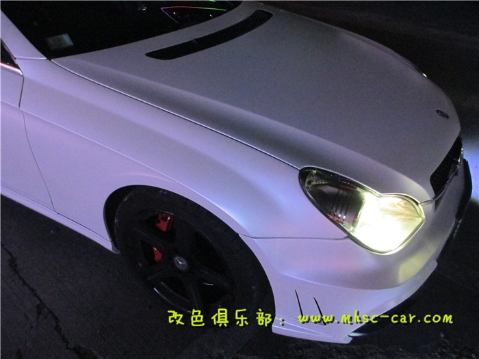 奔馳CLSAMG原車黑色貼膜改色施工德國PWF電光金屬白