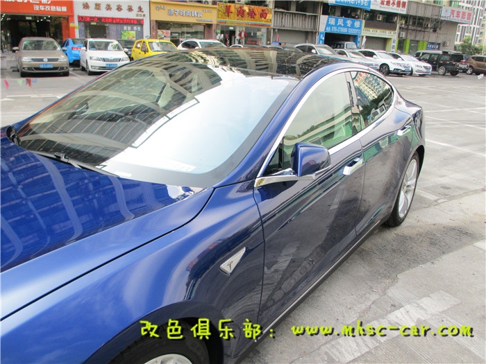 特斯拉全車施工車漆透明保護(hù)膜隱形車身