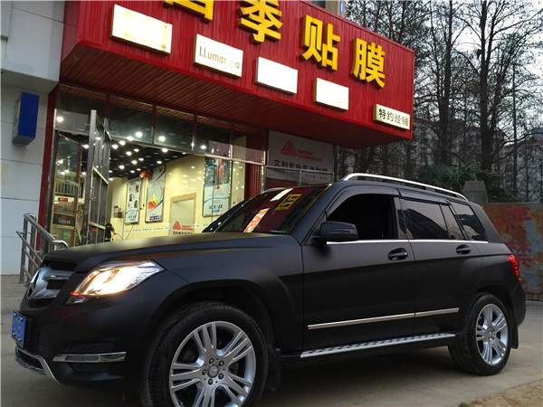 武漢汽車改色膜奔馳GLK300車身改色貼膜 艾利亞光黑改色膜