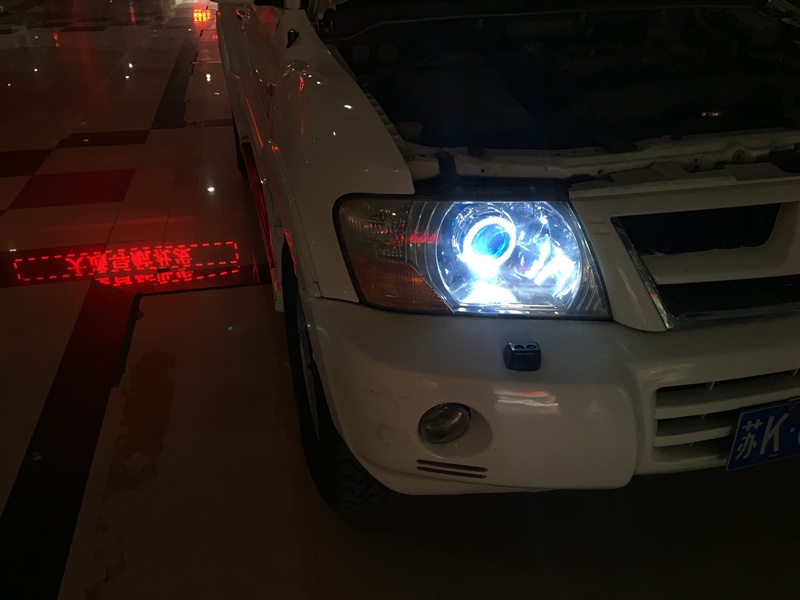 上海三菱帕杰羅升級車燈 改海拉5透鏡 歐司朗安定器 氙氣燈 天使眼 惡魔眼