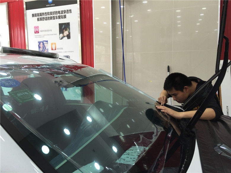 武漢JEEP自由光全車愛思酷膜+德國SONAX鍍晶施工案例/愛思酷膜怎么樣/愛思酷RT70+CT20/四季貼膜武昌南湖店