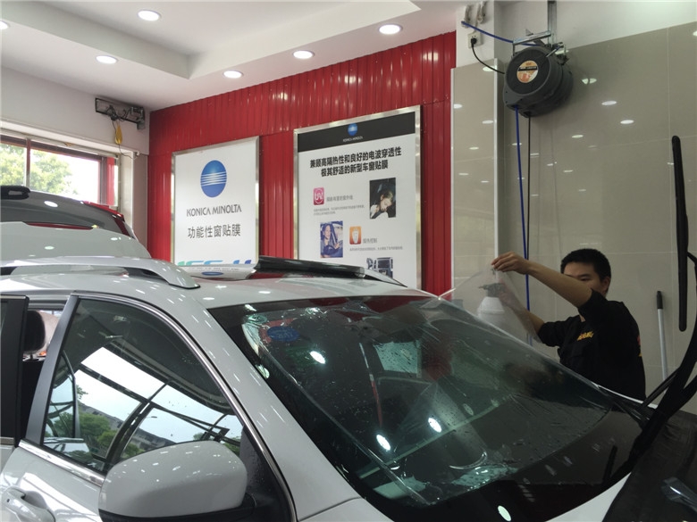 武漢JEEP自由光全車愛思酷膜+德國SONAX鍍晶施工案例/愛思酷膜怎么樣/愛思酷RT70+CT20/四季貼膜武昌南湖店