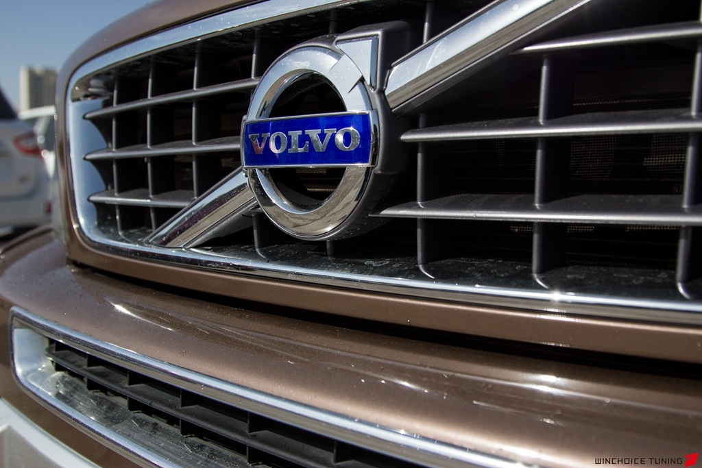 Volvo 沃爾沃 XC90 全車貼膜換裝 艾麗小珍珠金屬柚木棕搭配碳纖維內(nèi)飾 施工完成
