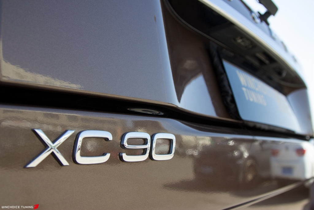 Volvo 沃爾沃 XC90 全車貼膜換裝 艾麗小珍珠金屬柚木棕搭配碳纖維內(nèi)飾 施工完成