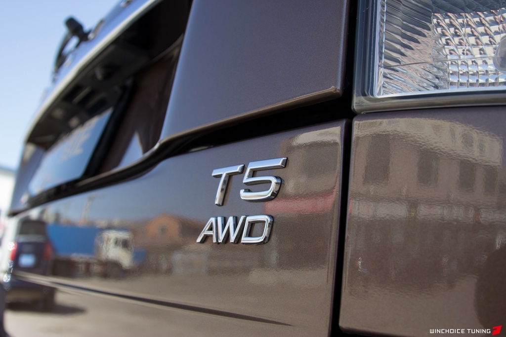 Volvo 沃爾沃 XC90 全車貼膜換裝 艾麗小珍珠金屬柚木棕搭配碳纖維內(nèi)飾 施工完成