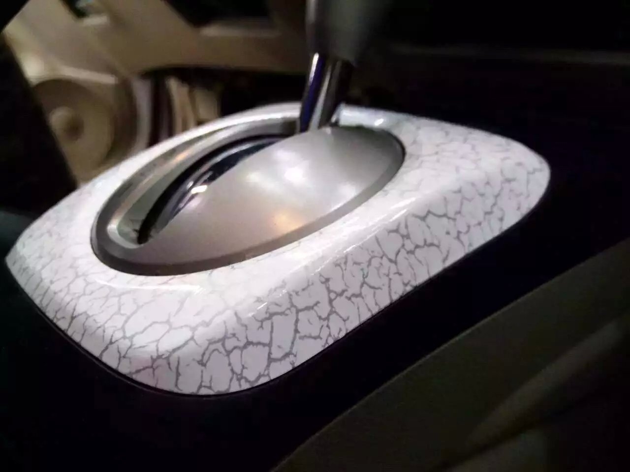 蘭光汽車內(nèi)飾貼膜之奧迪A3冰玫紅內(nèi)飾改色