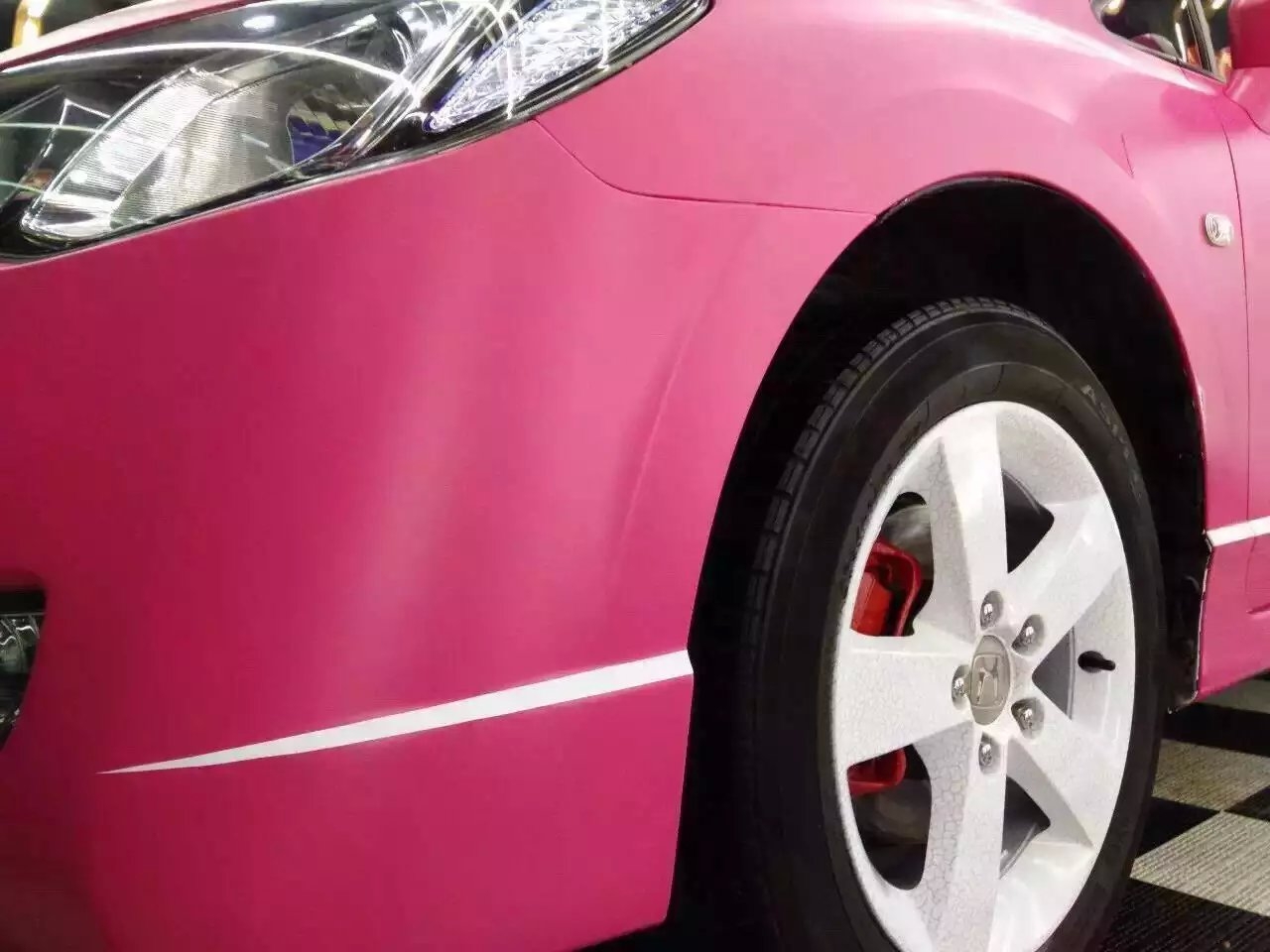 蘭光汽車內(nèi)飾貼膜之奧迪A3冰玫紅內(nèi)飾改色