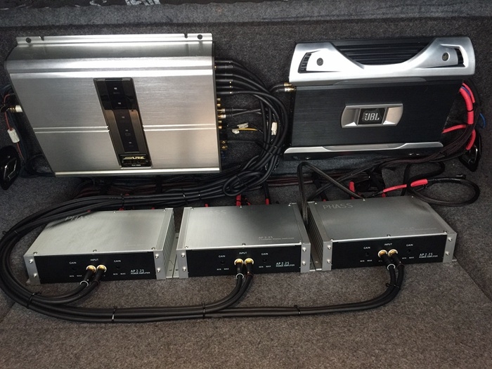 途歌汽車影音：寶馬318i音響改裝工藝，慢工出細(xì)活