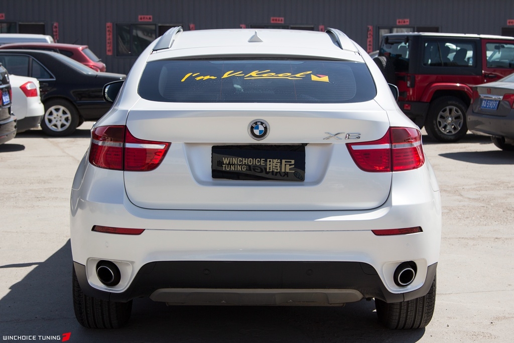 BMW 寶馬 X6 全車(chē)身貼膜換裝 PWF 糖果白