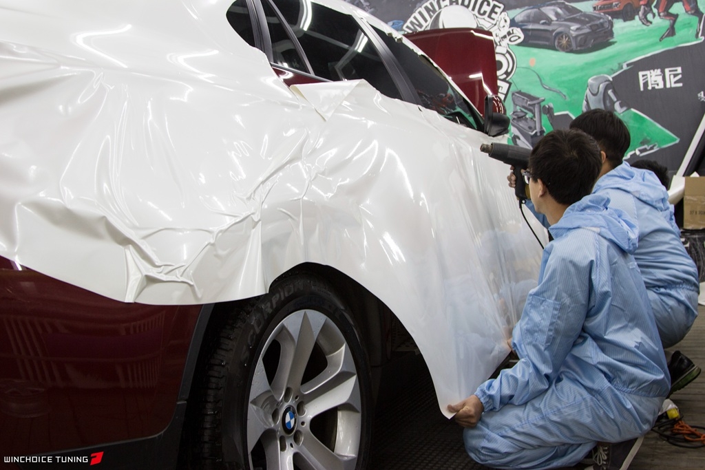 BMW 寶馬 X6 全車(chē)身貼膜換裝 PWF 糖果白