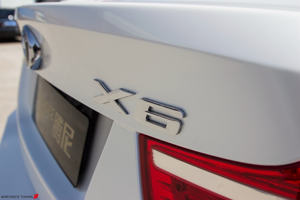 BMW 寶馬 X6 全車(chē)身貼膜換裝 PWF 糖果白