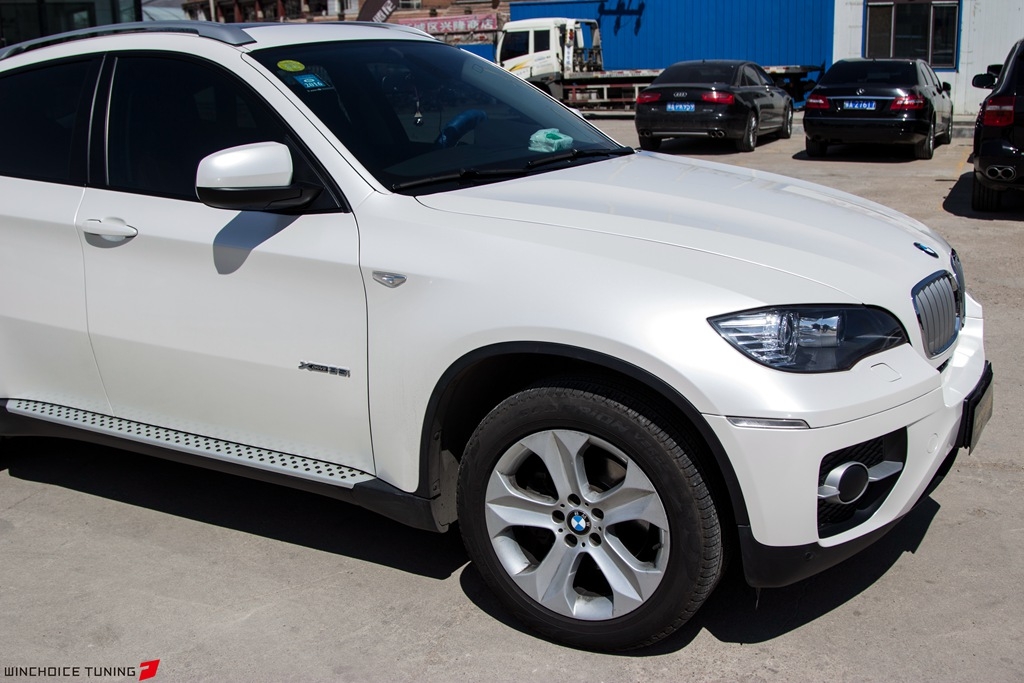 BMW 寶馬 X6 全車(chē)身貼膜換裝 PWF 糖果白