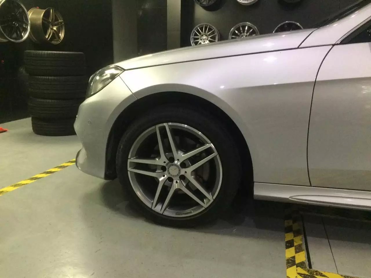 奔馳，裝原裝 AMG 18寸！ 效果給力！