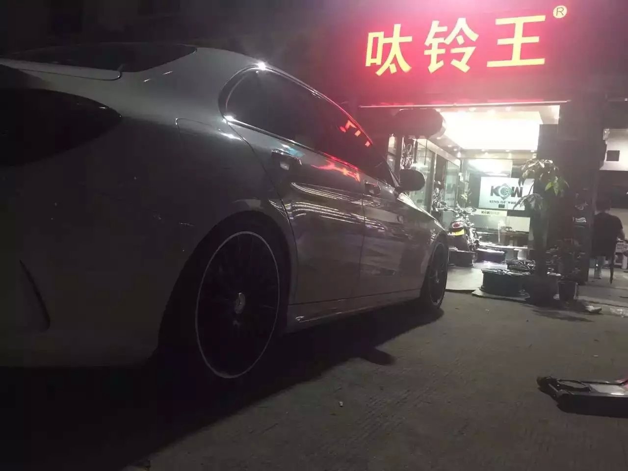 奔馳 ，裝原裝 19寸 AMG ！ 完工