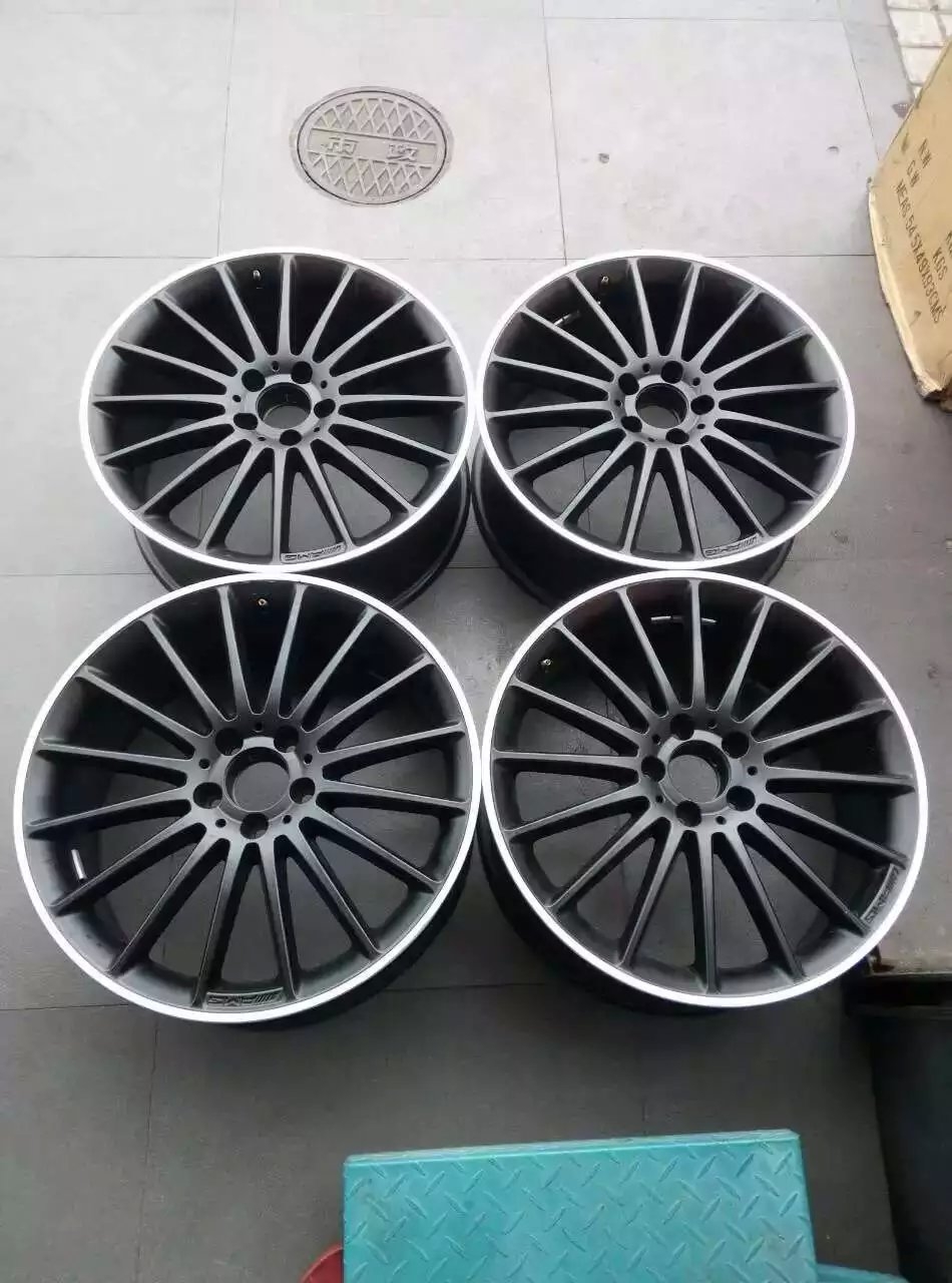 奔馳 ，裝原裝 19寸 AMG ！ 完工